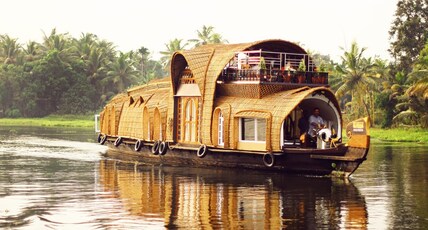 Angel Blue Houseboat Room Type - Two Bedroom Deluxe Houseboat