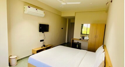 Hotel Monville Room Type - Luxury Room with Balcony