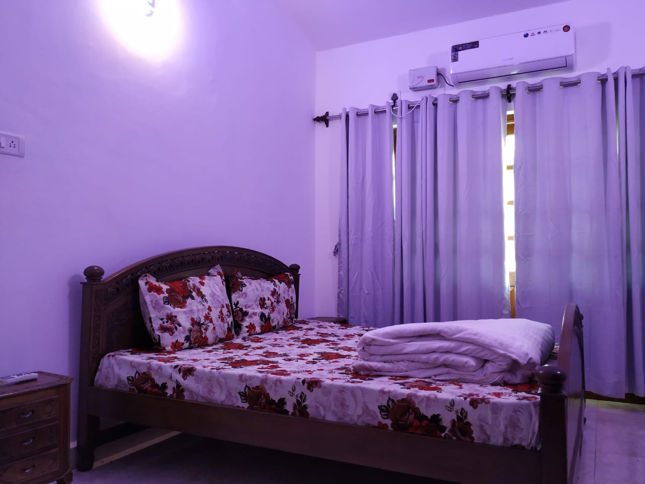 Pvr Deluxe Studio apartment - Tap to explore photos