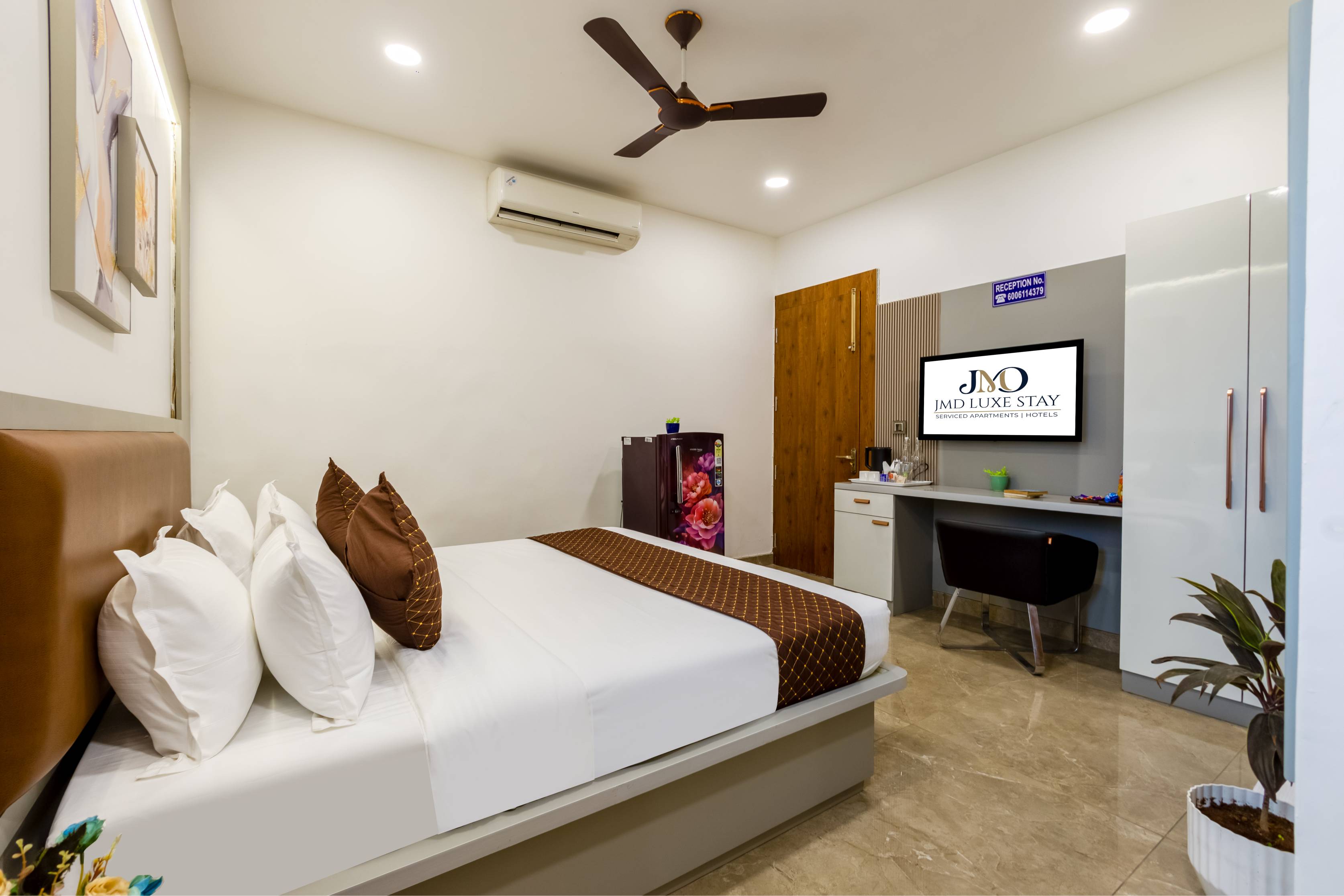 JMD Luxe Stays | Golf Course Road - Tap to explore photos