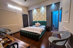 Vanshika Homestay | Rooms & Kitchen