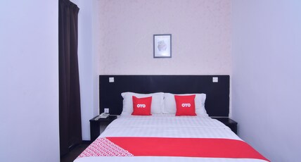 OYO Astana Hotel Room Type - Deluxe Queen