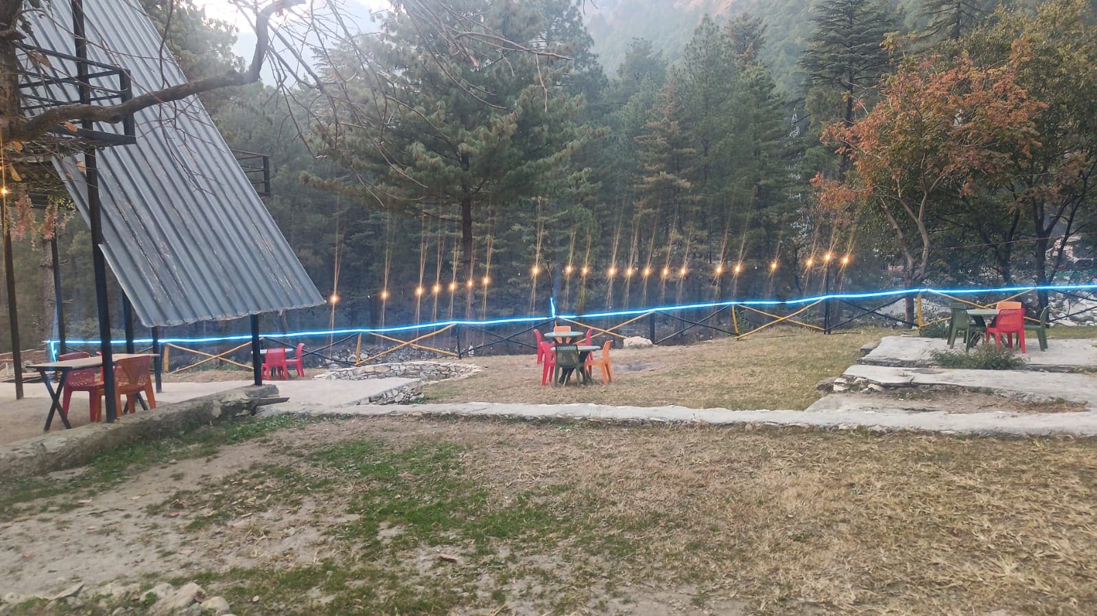 La Familia Kasol - Tap to explore photos