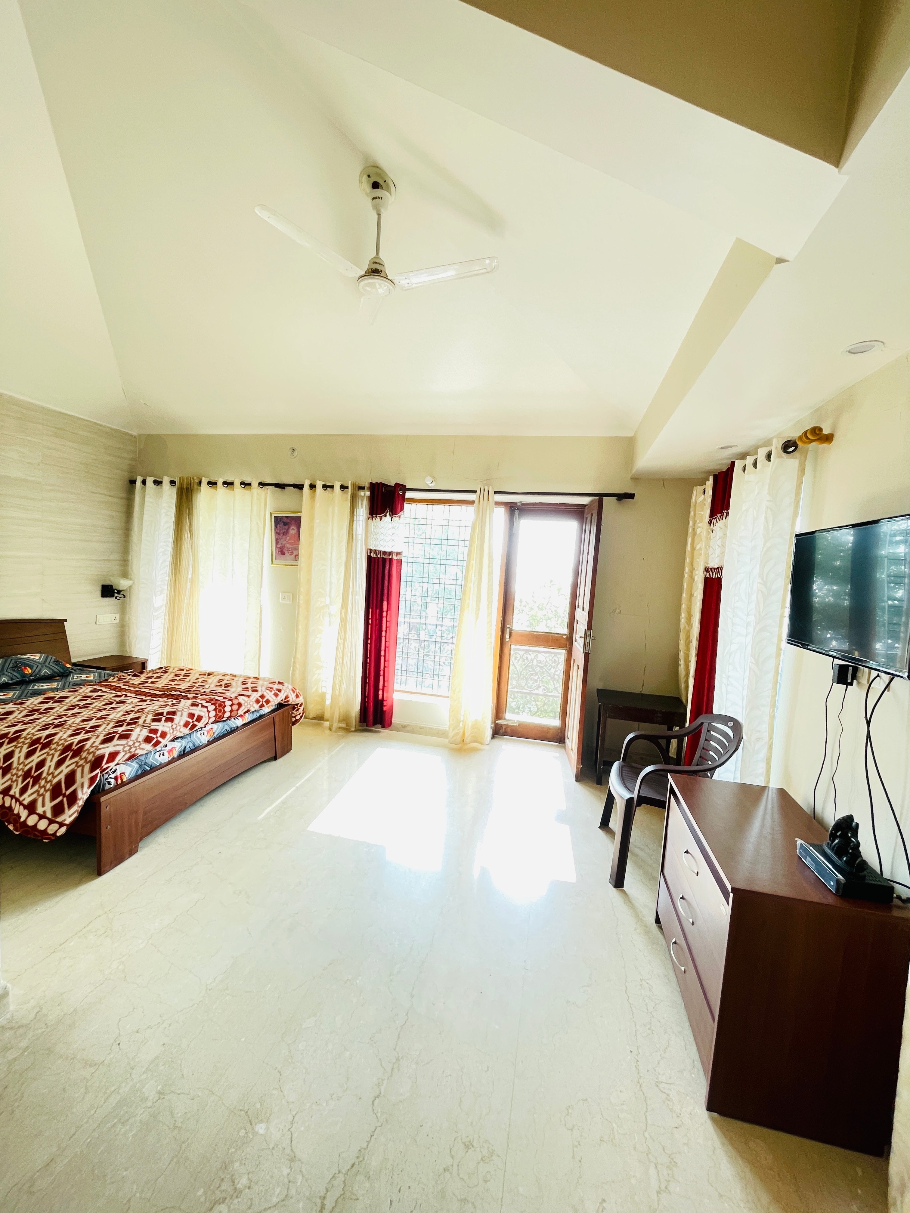 Heritage Cottage in the Woods- Mussoorie - Tap to explore photos