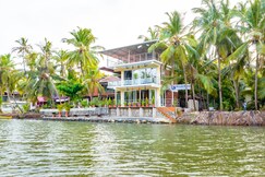 Cornelio 2BR Riverside Home
