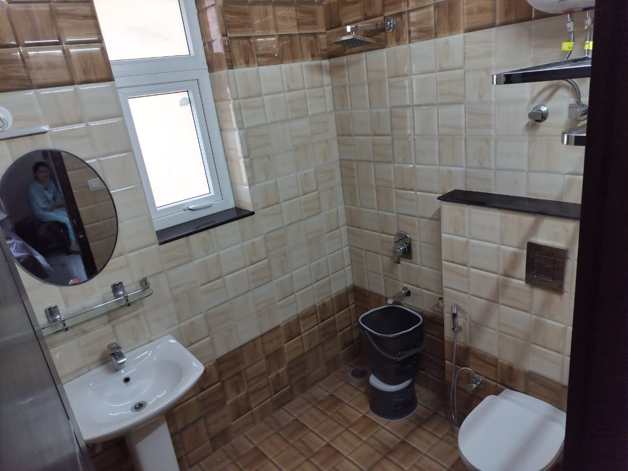 Harmony Heights - Tap to explore photos