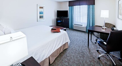Hampton Inn & Suites Liberal, KS Room Type - 1 KING BED NONSMOKING
