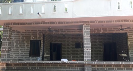 Kulswamini Resort Room Type - Deluxe Six Bed AC Room