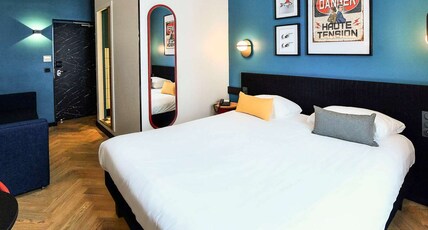 ibis Styles Dijon Central Room Type - Stylish suite with a double bed and a 2-seater convertible sofa