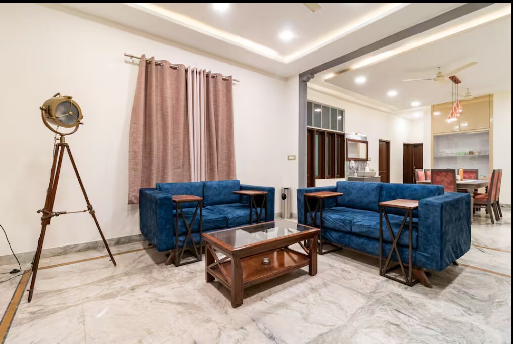 Stylish & Cozy Retreat w/ Jacuzzi | Vaishali Nagar - Tap to explore photos