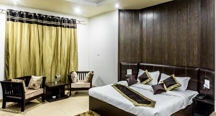 Red orchid Room Type - Suite