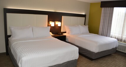 Holiday Inn Express & Suites WATERVILLE - NORTH Room Type - 2 Queen Stndrd Communications Accessible