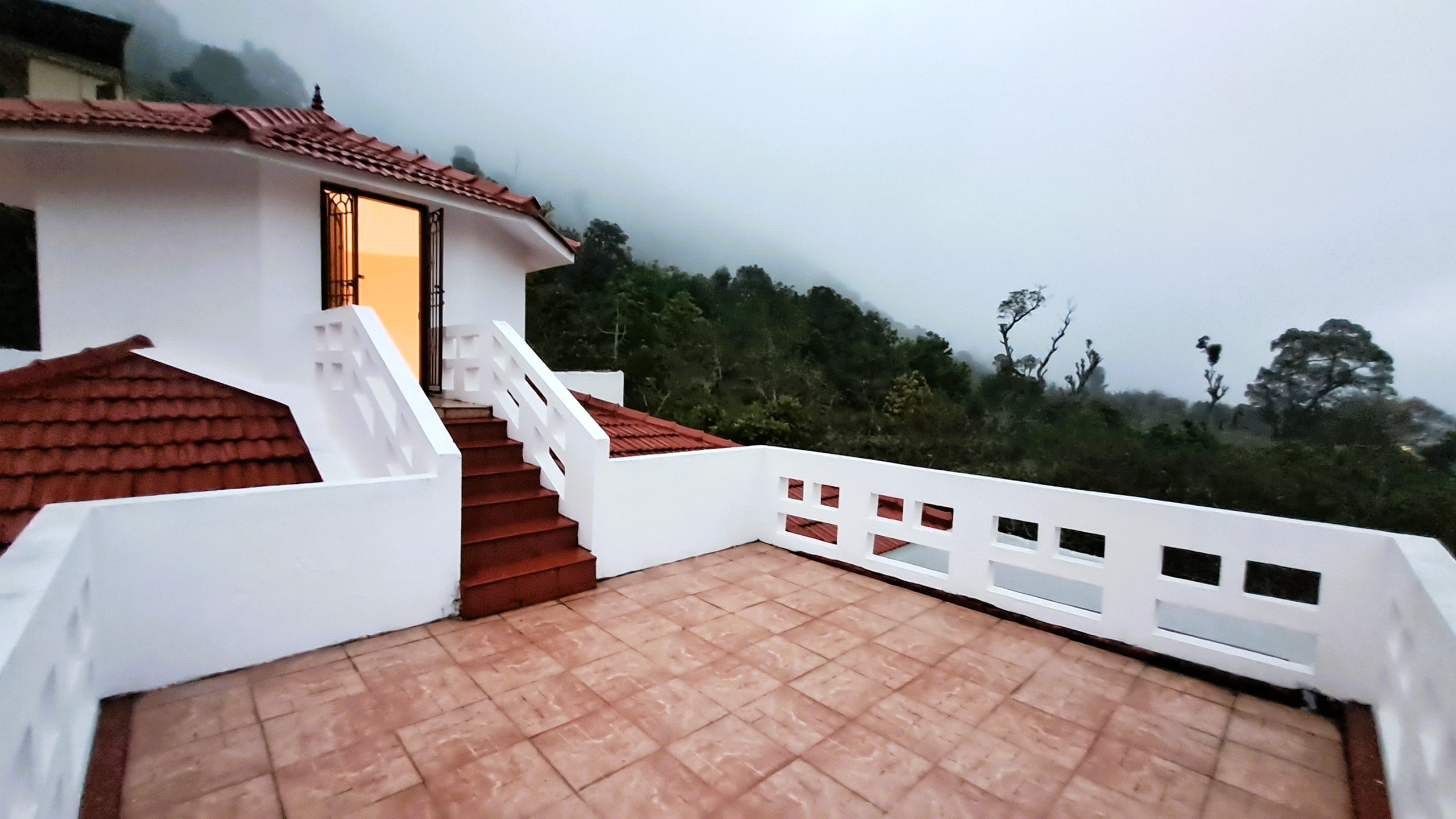 iSTAYS Kodai Villa - Tap to explore photos