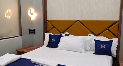 THE ROYAL HOTEL & ROYAL BANQUET Room Type - Executive Business Room
