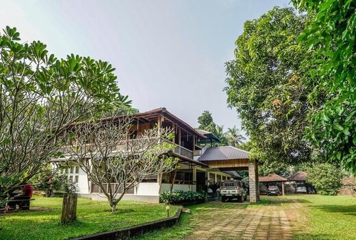 Teak Town | Rooms & Caretaker