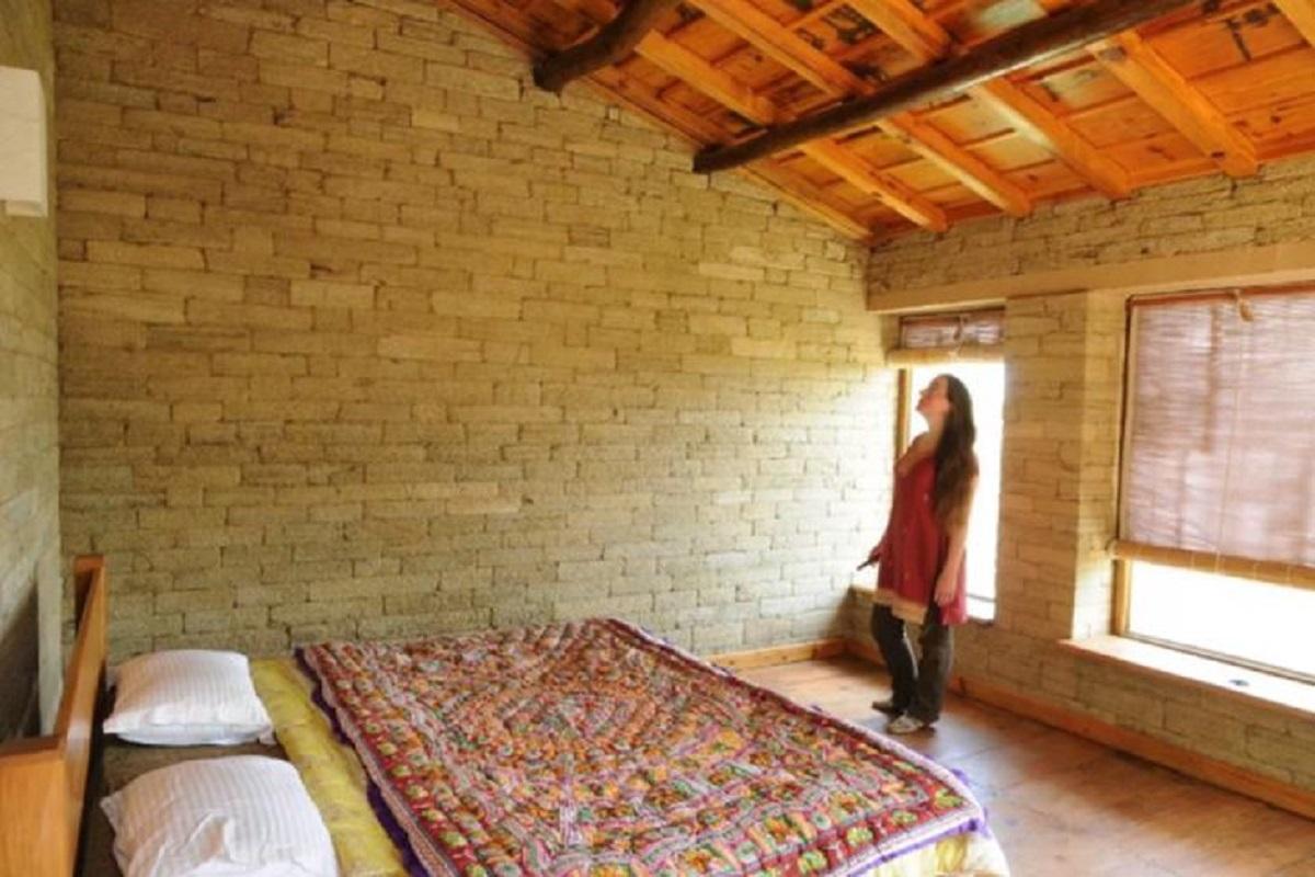 Oak Chalet  - Tap to explore photos