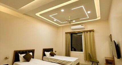 THE RIVIERA HOTEL Room Type - Twin deluxe