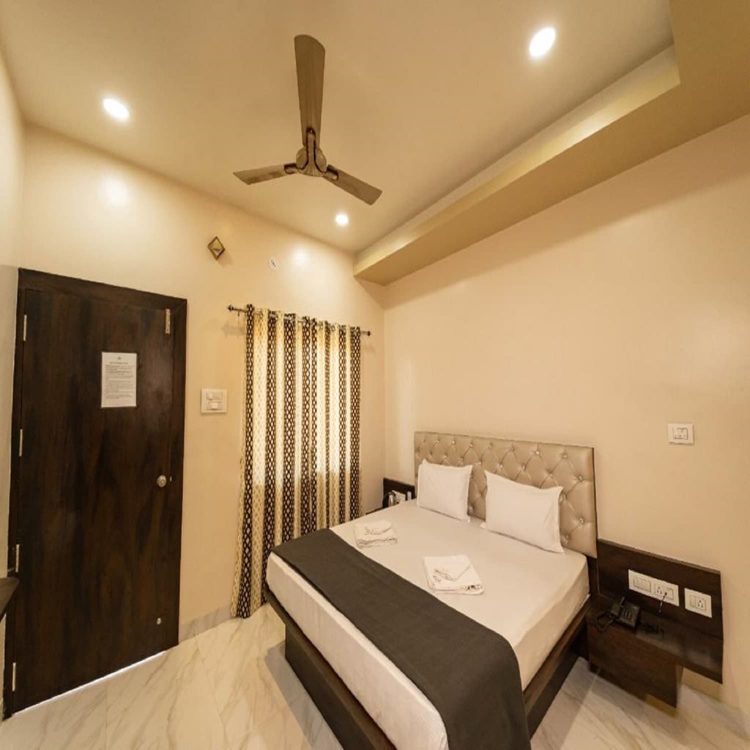 Vanrai Village Resort - Tap to explore photos