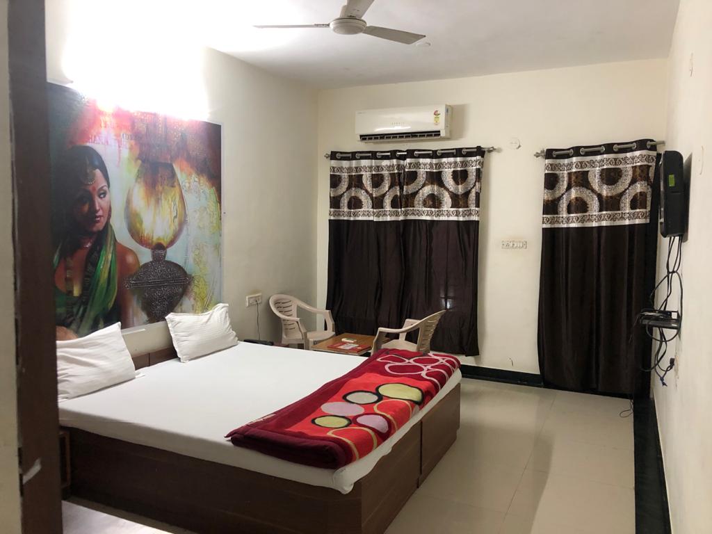 Hotel Sai Palace - Tap to explore photos