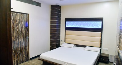 HOTEL MIDTOWN & RESTAURANT Room Type - Standard Room