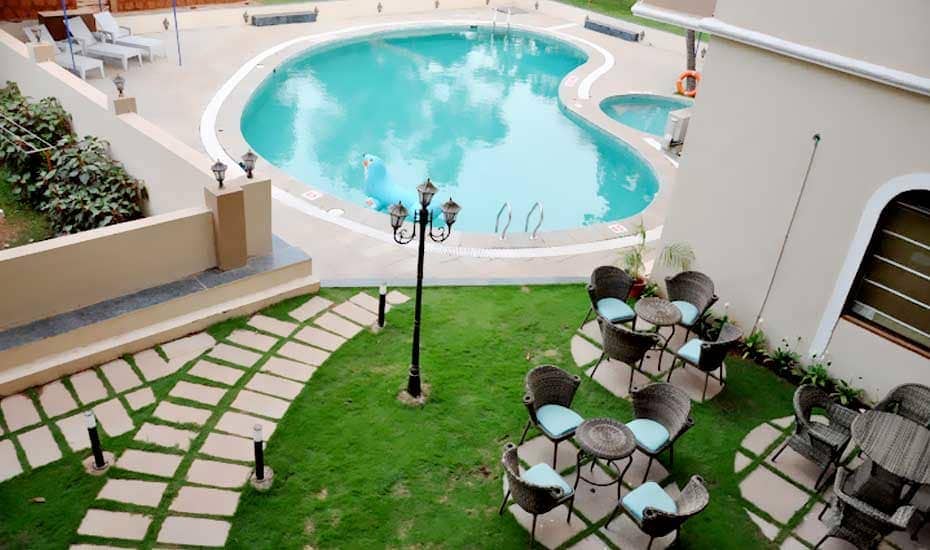 Rega Candolim - Tap to explore photos