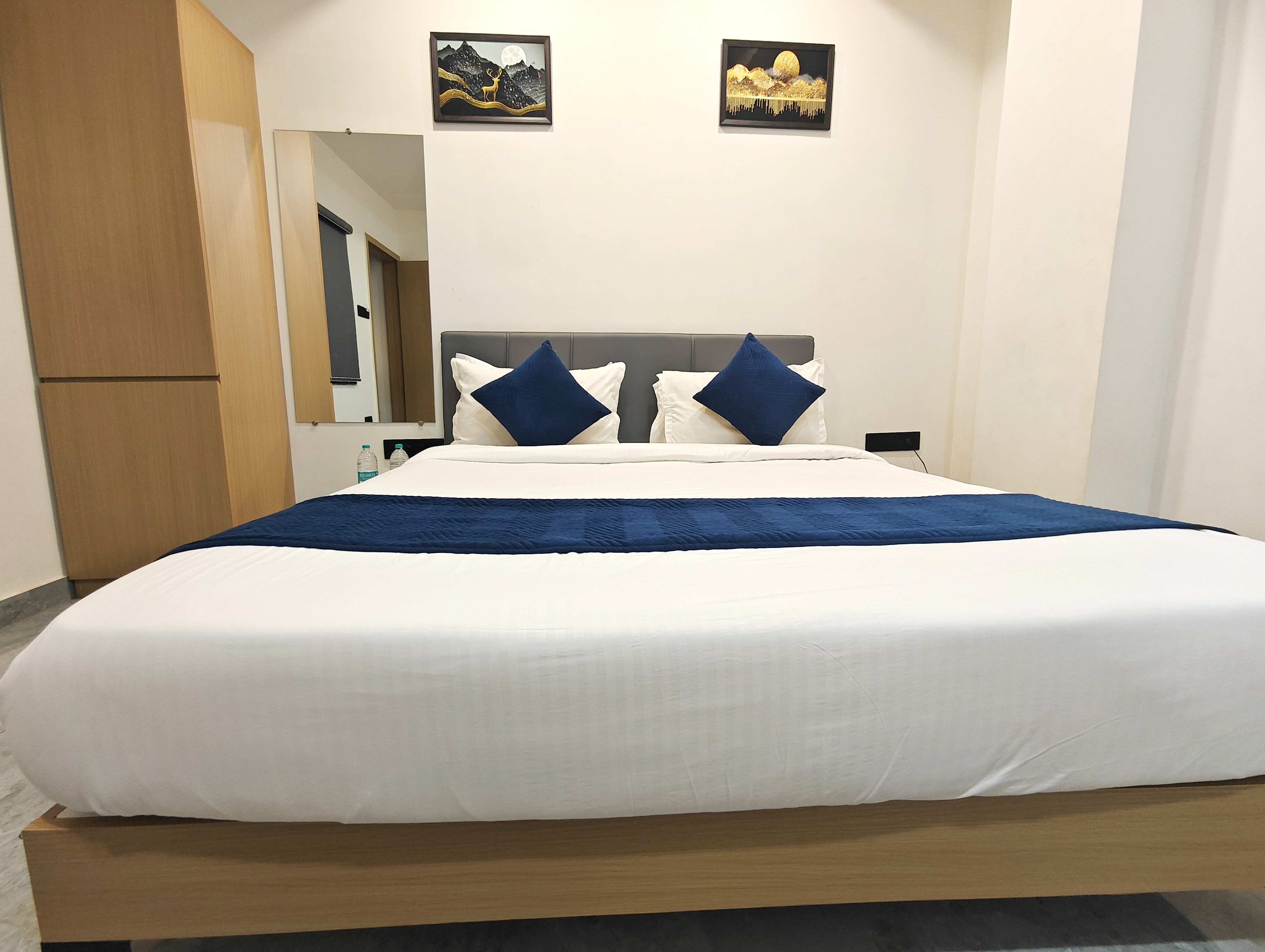 Hotel Krisha Dwarka - Tap to explore photos