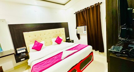 HOTEL GOLDEN TULIP Room Type - DELUXE ROOM