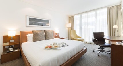 Novotel Canberra Room Type - Accessible Room with 1 Queen Bed