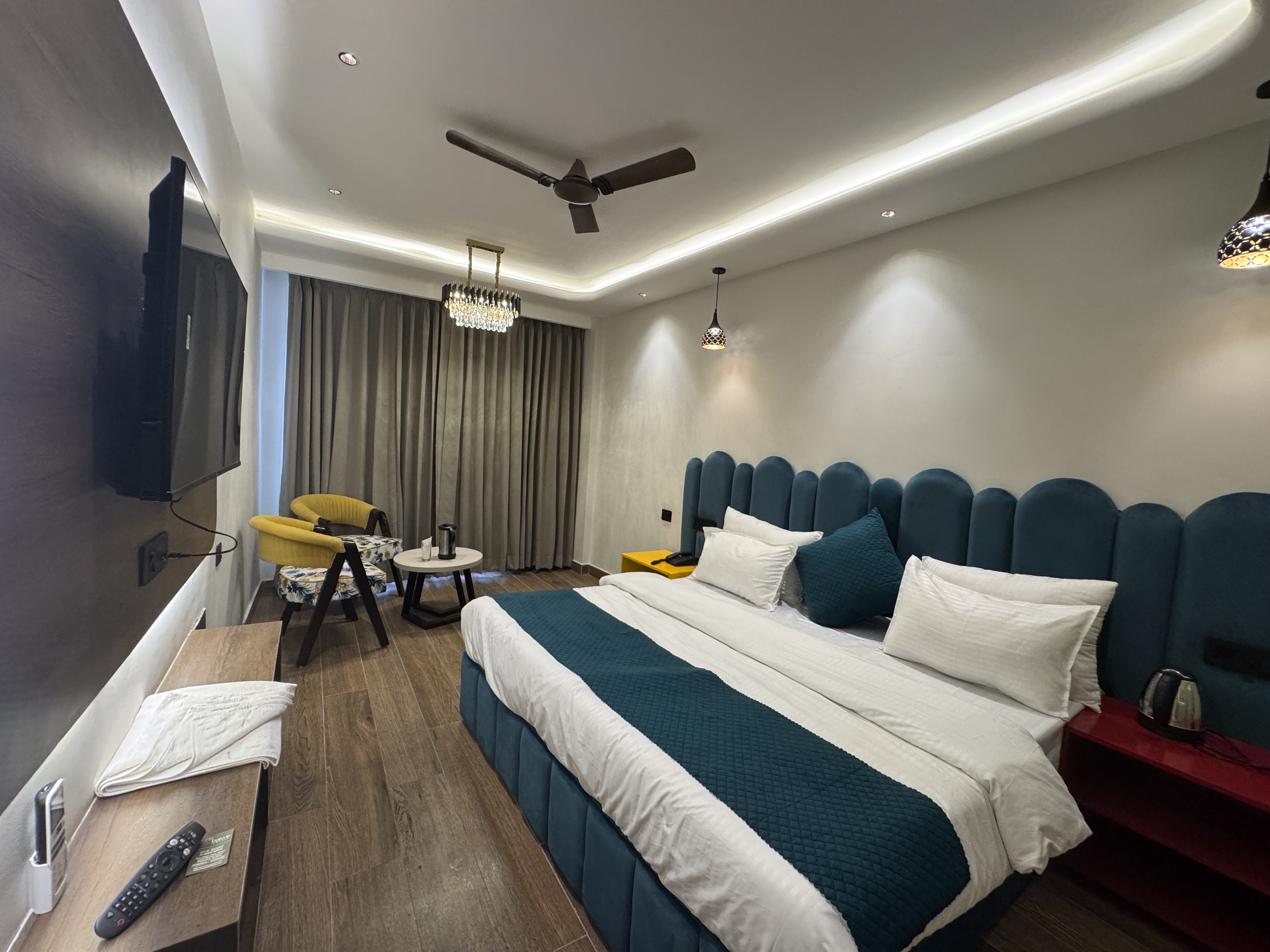 Hotel Ganga Aamantran - Tap to explore photos