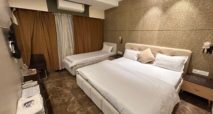 Hotel Mangal Shree Room Type - Premium Triple Bed
