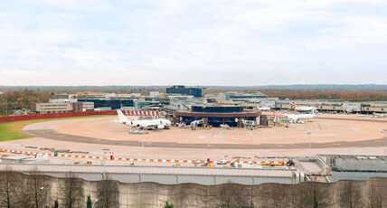 Sofitel London Gatwick Room Type - SUPERIOR ROOM - 1 Queen Bed with Runway View