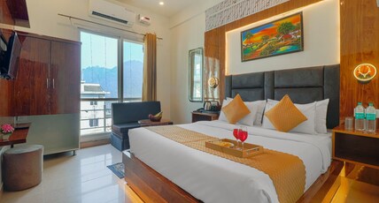 Saalak Lite by Divine Dev Darshan Room Type - Super Deluxe Room