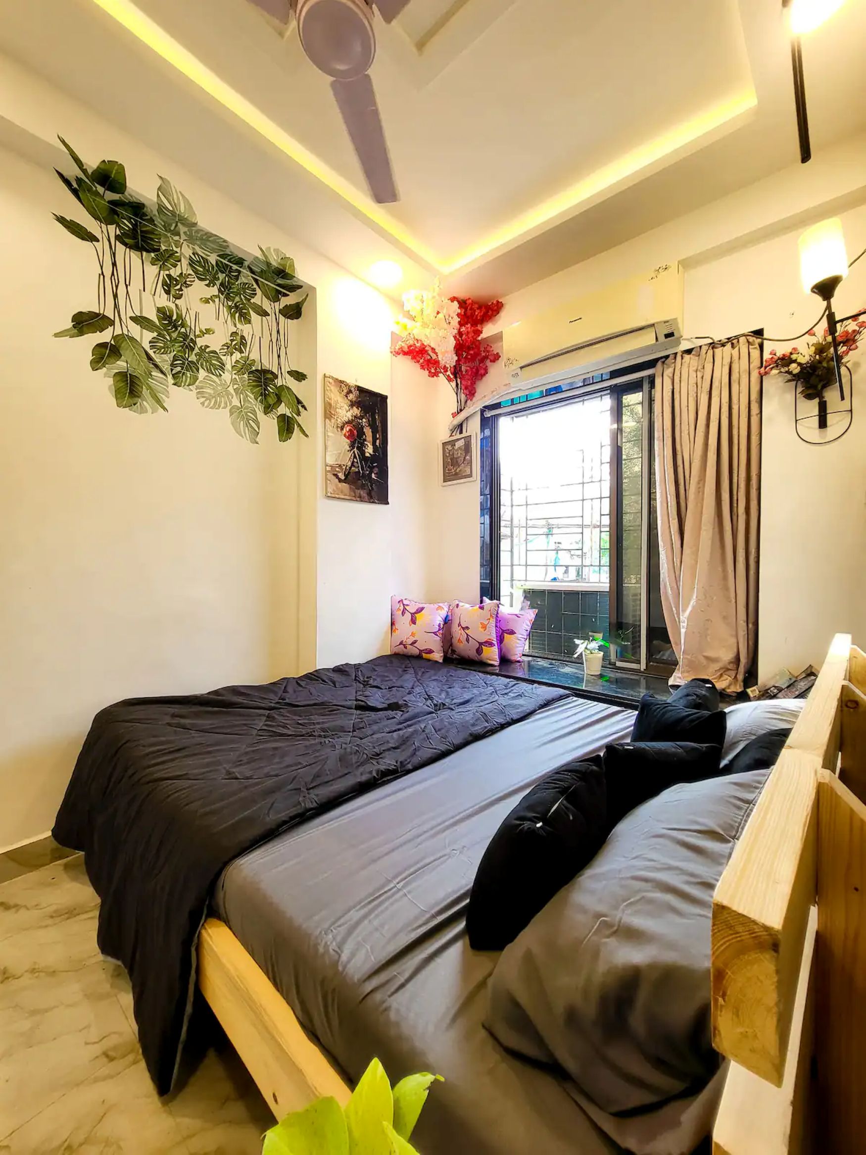 Amour Bandra - Chapel Road - Tap to explore photos