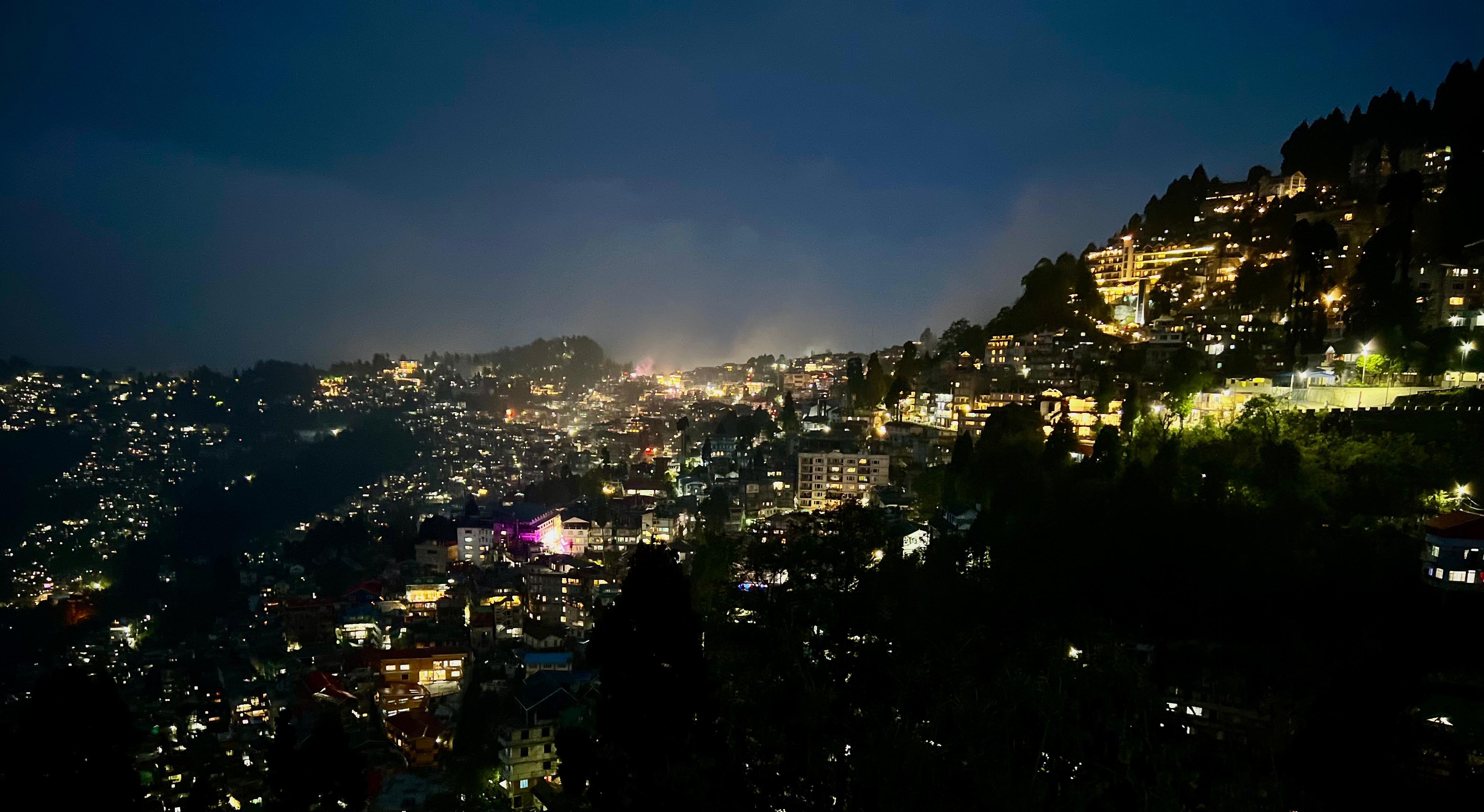 Hotel Affari - Tap to explore photos