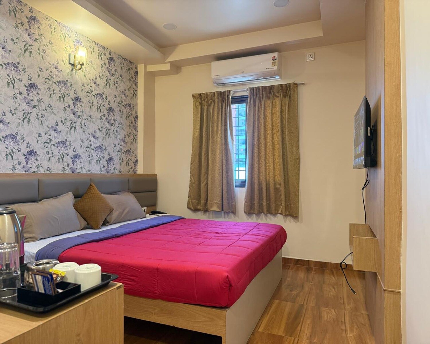 Hotel Comfort Inn Kunjirwadi - Tap to explore photos