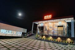 Rishi Cozy Cabin Vagamon