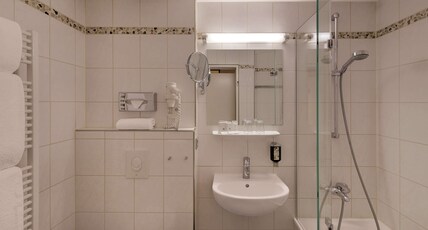 Best Western Hotel Darmstadt Room Type - 2 Single Beds, Non-Smoking, Comfort Room, Free W-Lan, Air-Conditioned, Large Desk, Generous Room Best Western Hotel Darmstadt Room Type - 2 Single Beds, Non-Smoking, Comfort Room, Free W-Lan, Air-Conditioned, Large Desk, Generous Room