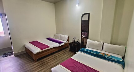 HOTEL GREEN VIEW BOMDILA Room Type - Twin Bedded Room