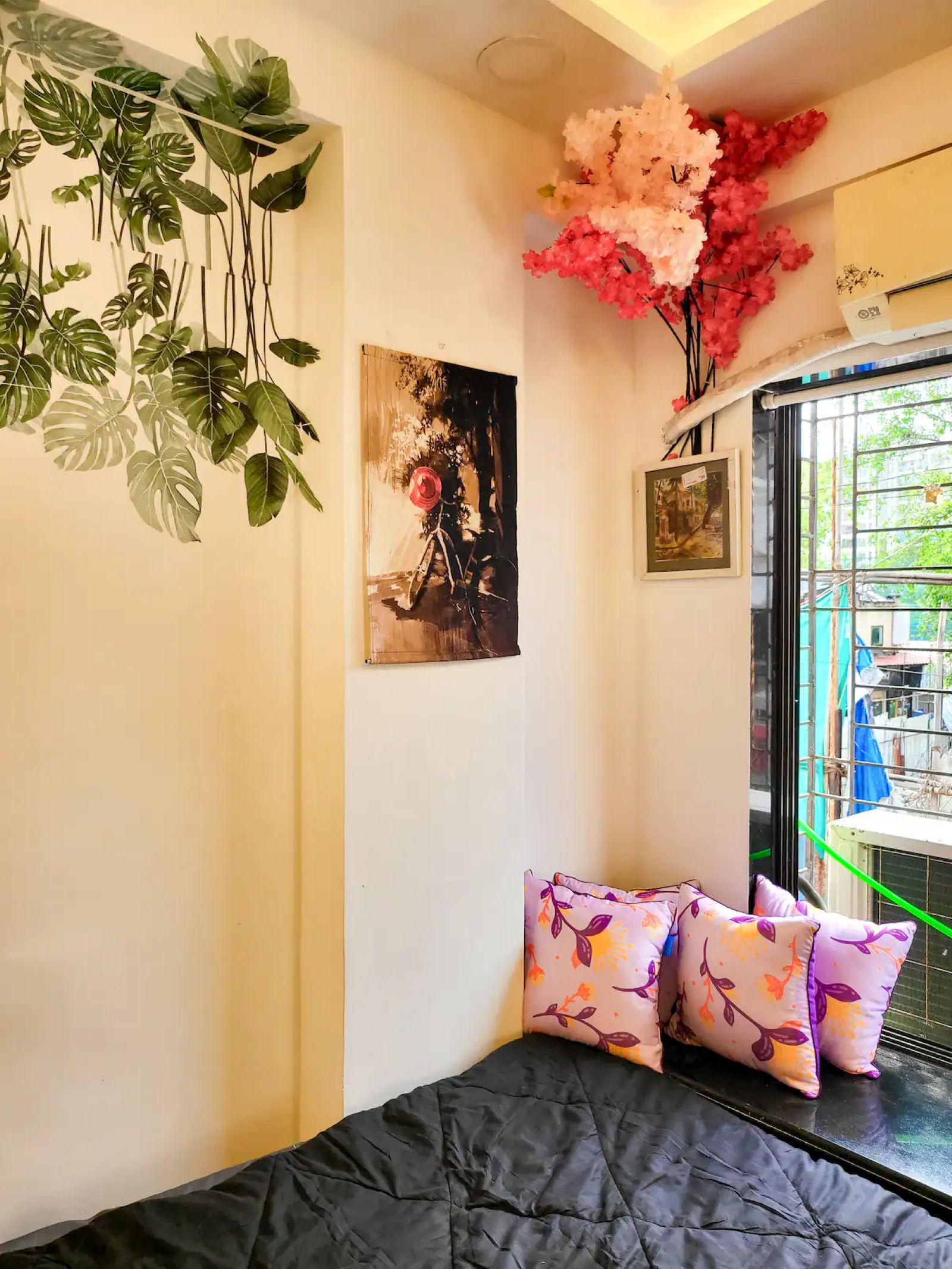 Amour Bandra - Chapel Road - Tap to explore photos