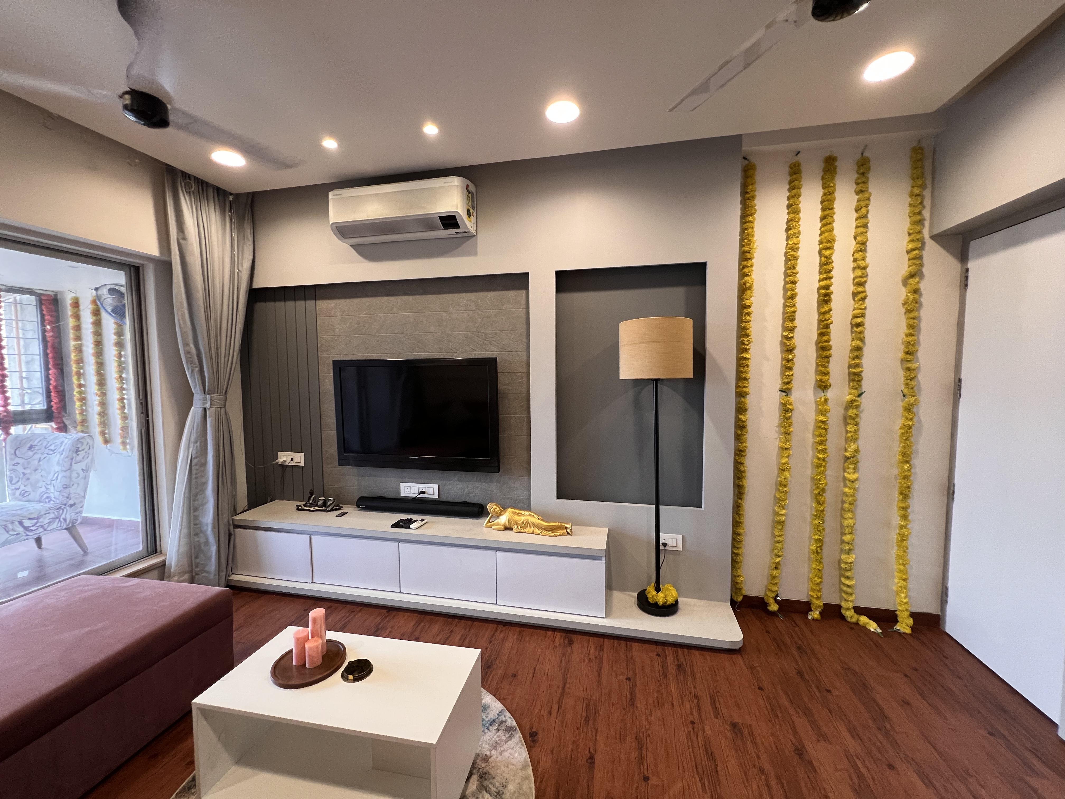 2 bhk luxury apartment with jacuzzi - Tap to explore photos