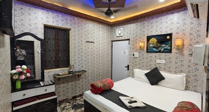 Varanasi Dream Guest House Room Type - DOUBLE BED LUXURY ROOM AC