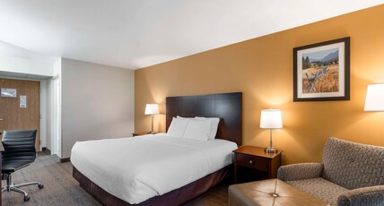 BEST WESTERN YELLOWSTONE CROSS Room Type - Suite-1 King Bed, Non-Smoking, Wireless High-Speed Internet, Sofabed, Microwave And Refrigerator, Fu