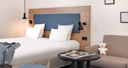 ibis Styles Montargis Arboria Hotel Room Type - Standard Room with 1 queensize bed and sofa