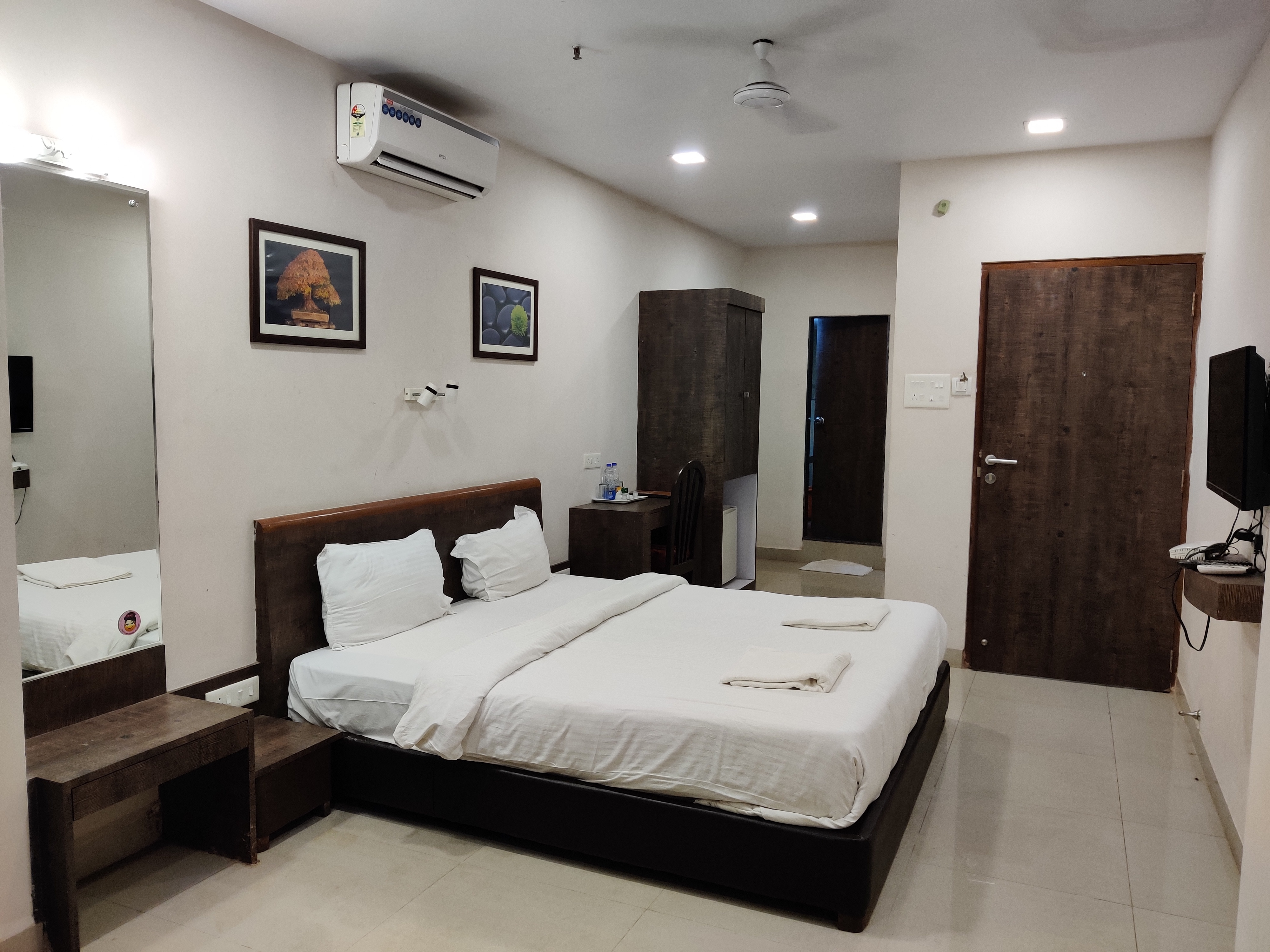 Boshan Hotels - Tap to explore photos