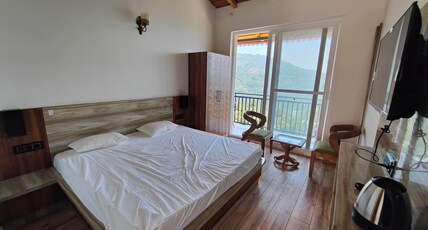Rainbow Homestay Room Type - Deluxe Double Room With Balcony