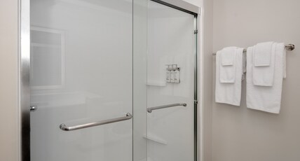 Holiday Inn Express & Suites OSCODA Room Type - 1 King Standard Up to 3 Guests
