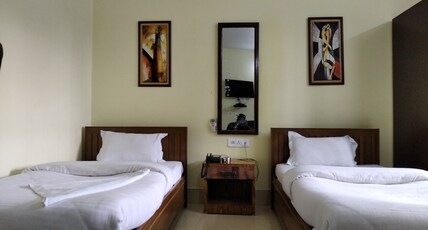 Hotel Pine Yard Room Type - Deluxe non A/C