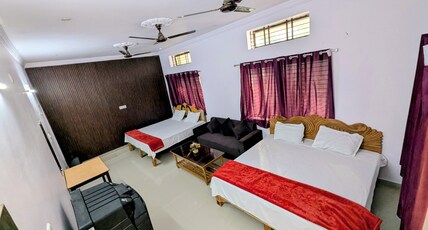 Hotel Sakshi Palace Room Type - Family room with private washroom
