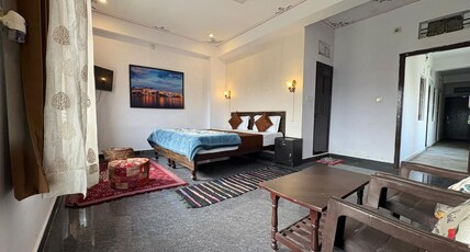 Hotel Shiv Palace Udaipur Room Type - Deluxe Room with Balcony