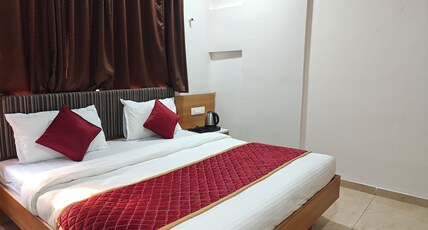 Hotel Vivank Kolhapur Room Type - Deluxe Room